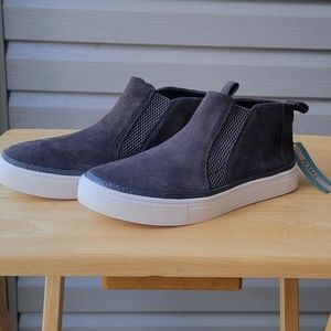 NWT - TOMS Women's Bryce Slip On Sneaker - 6